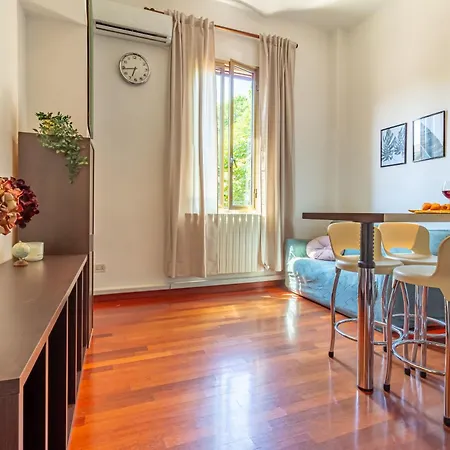 Modern Two-room With Quiet Courtyard Apartment *