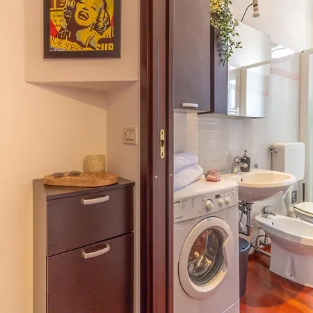 Modern Two-room With Quiet Courtyard Апартаменты