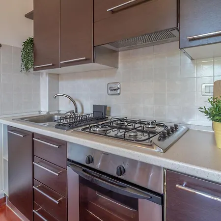 Modern Two-room With Quiet Courtyard *