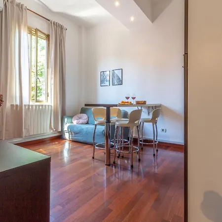 Modern Two-room With Quiet Courtyard Апартаменты Болонья