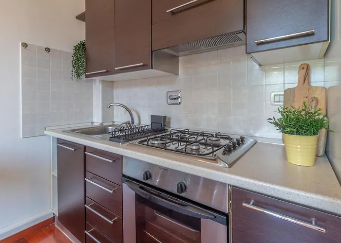 Modern Two-room With Quiet Courtyard *