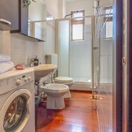 Modern Two-room With Quiet Courtyard Daire *