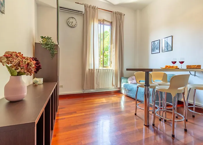 Modern Two-room With Quiet Courtyard דירה *